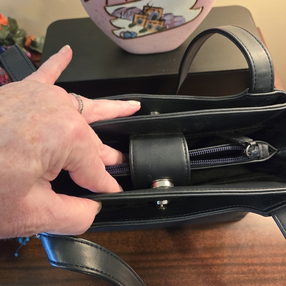 NWOT Nine West Black Leather Shoulder Bag - Picture 12 of 16